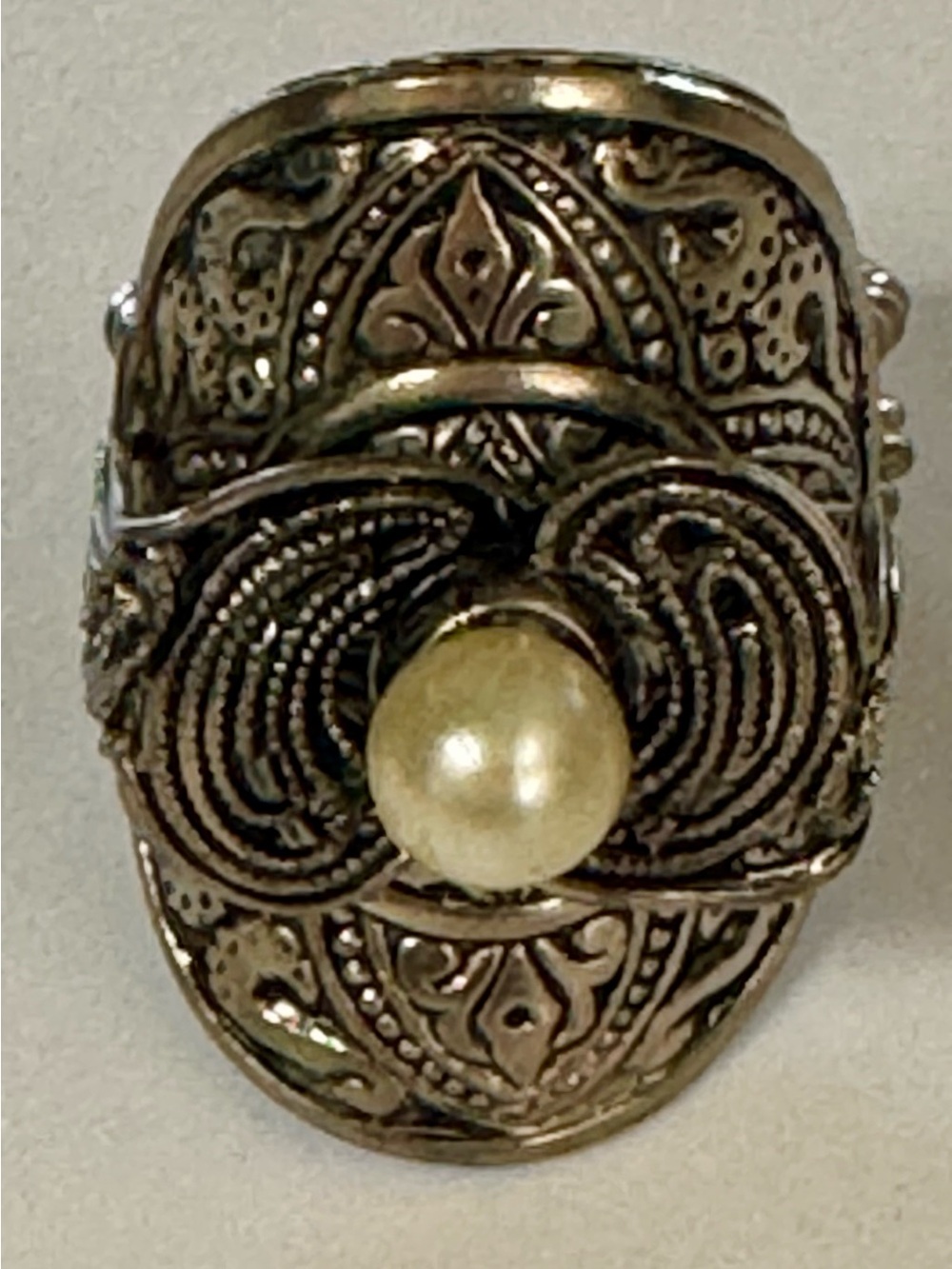 Vintage Elegant Silver Filigree Ring with Cream Pearl - Western Germany